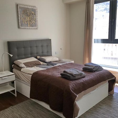 Luxurious Central Apartment With Pool Gibraltar Exteriör bild