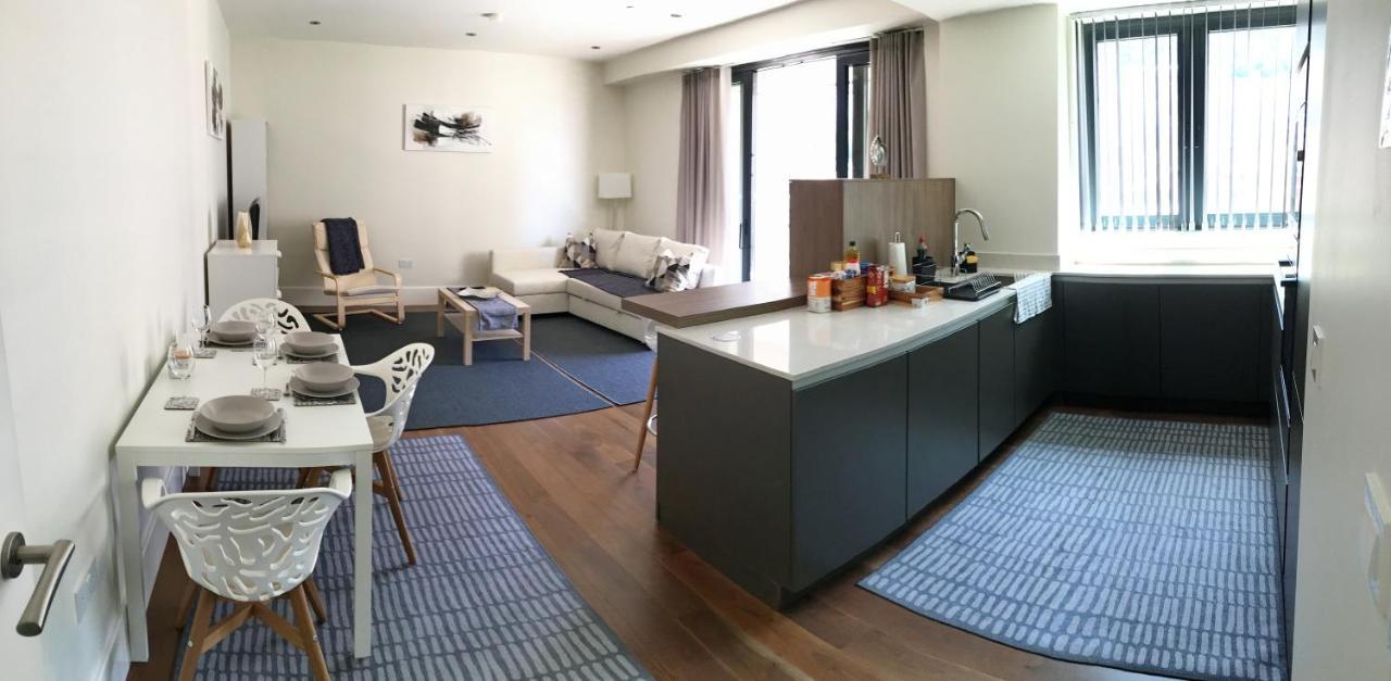 Luxurious Central Apartment With Pool Gibraltar Exteriör bild