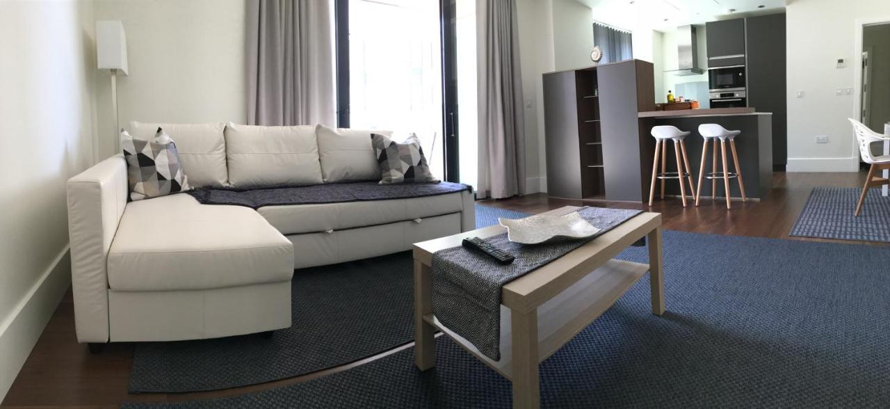 Luxurious Central Apartment With Pool Gibraltar Exteriör bild